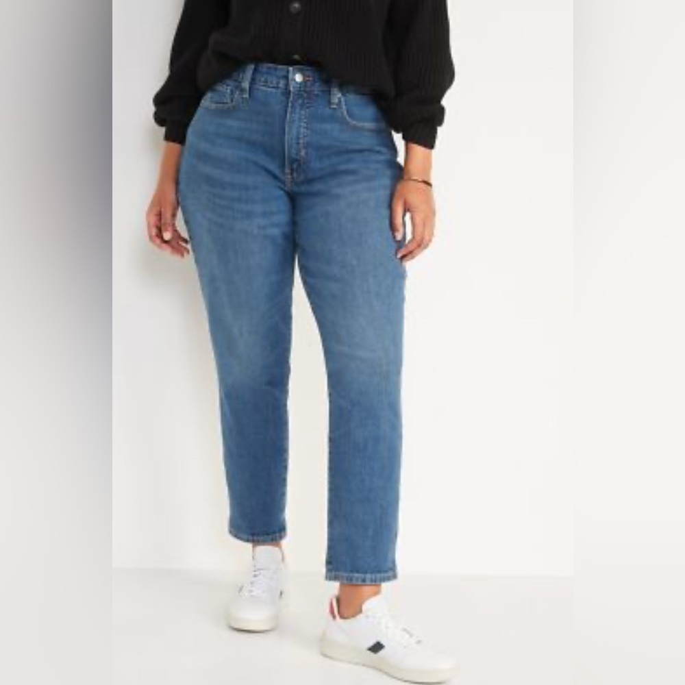 Old Navy Cotton Blend Women's O.G. Straight Leg Mid-Rise Jeans.  Size-10 Petite